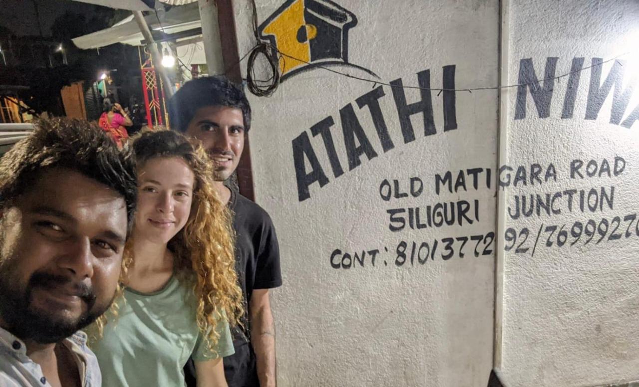 Atathi Niwas Guest House For Backpackers And Travellers Sziliguri Kültér fotó