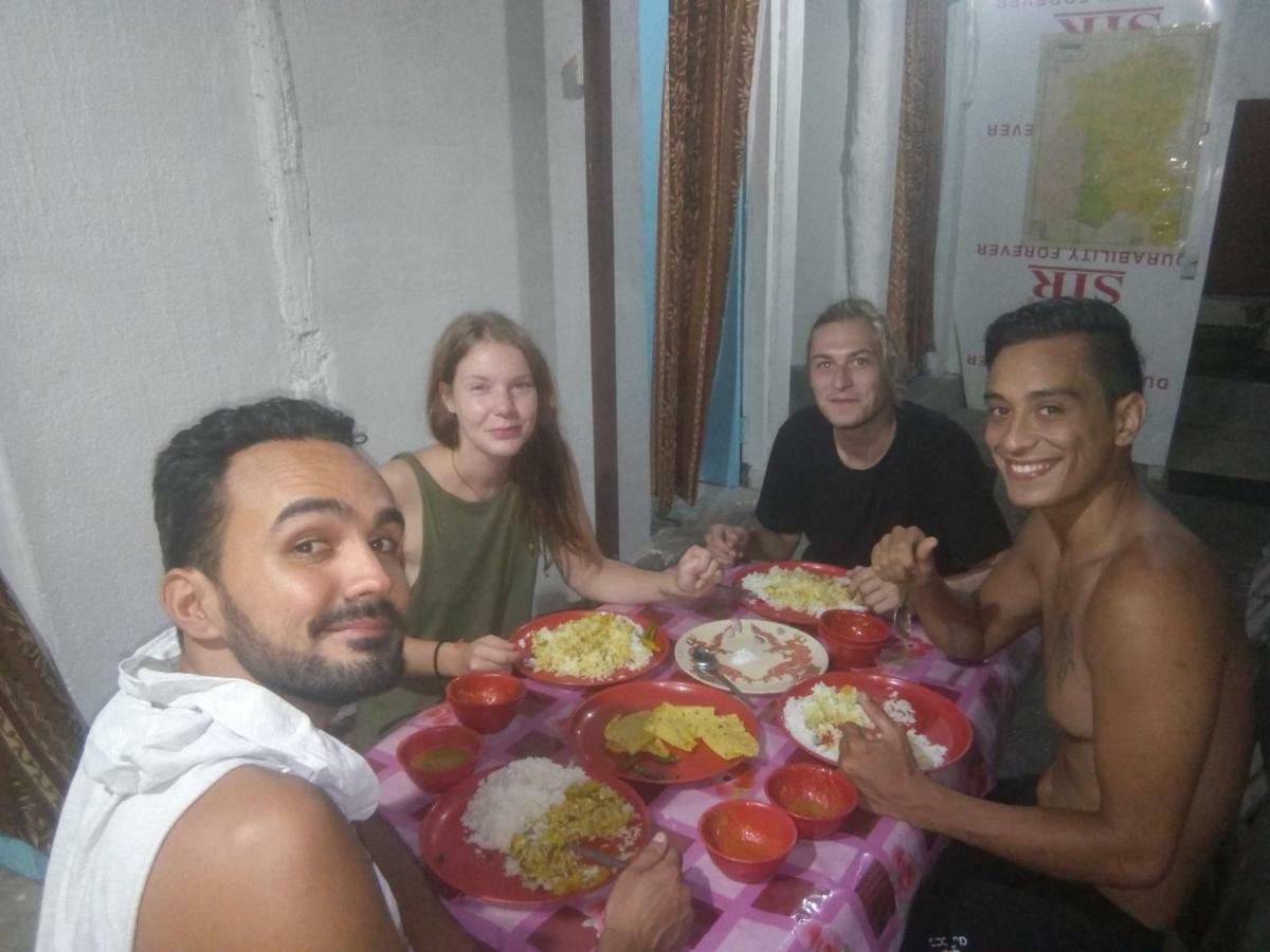 Atathi Niwas Guest House For Backpackers And Travellers Sziliguri Kültér fotó