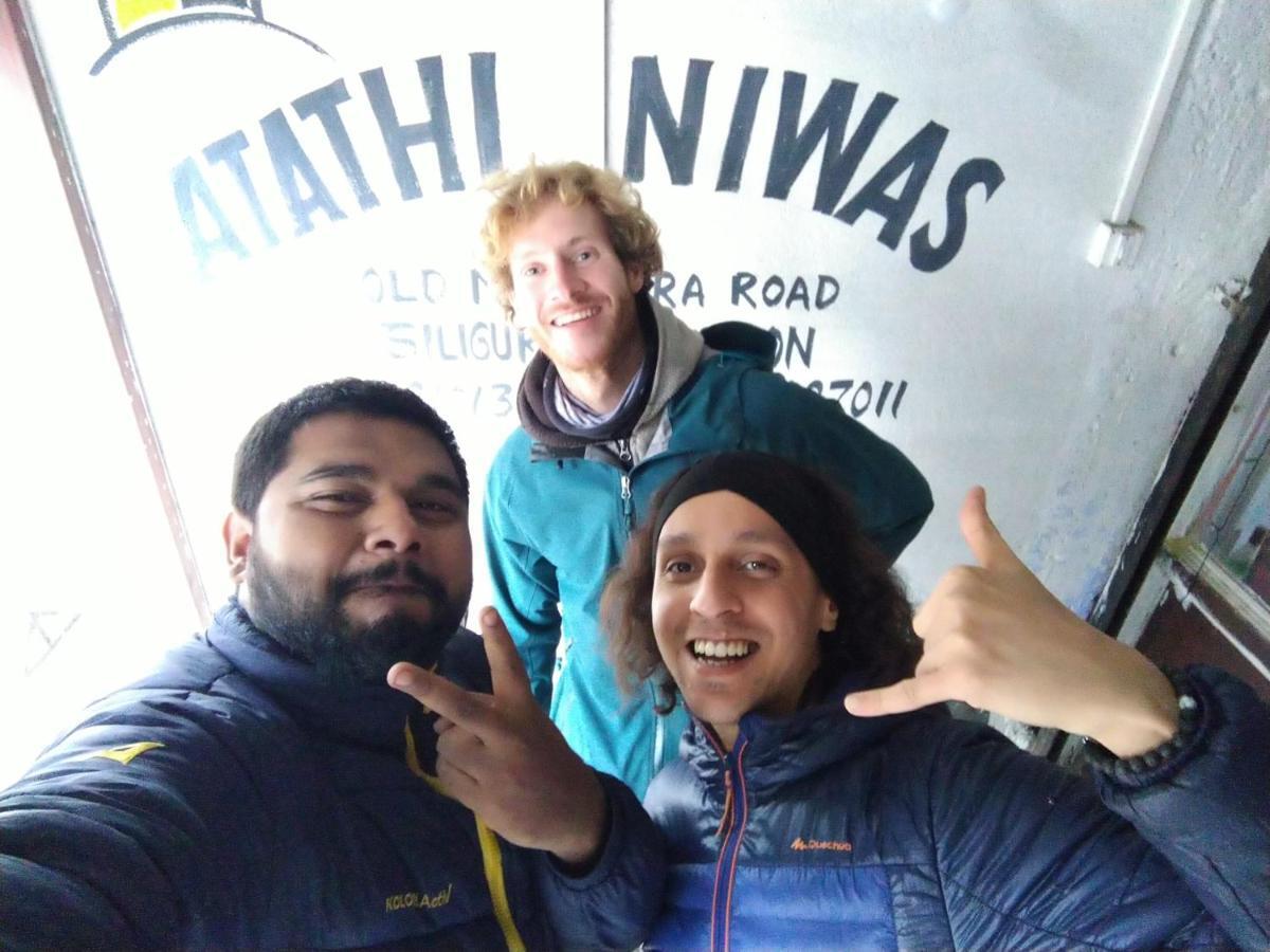 Atathi Niwas Guest House For Backpackers And Travellers Sziliguri Kültér fotó